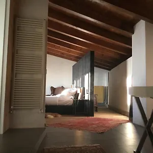  Bed & Breakfast Con Il Castello Di Lucawest Italy